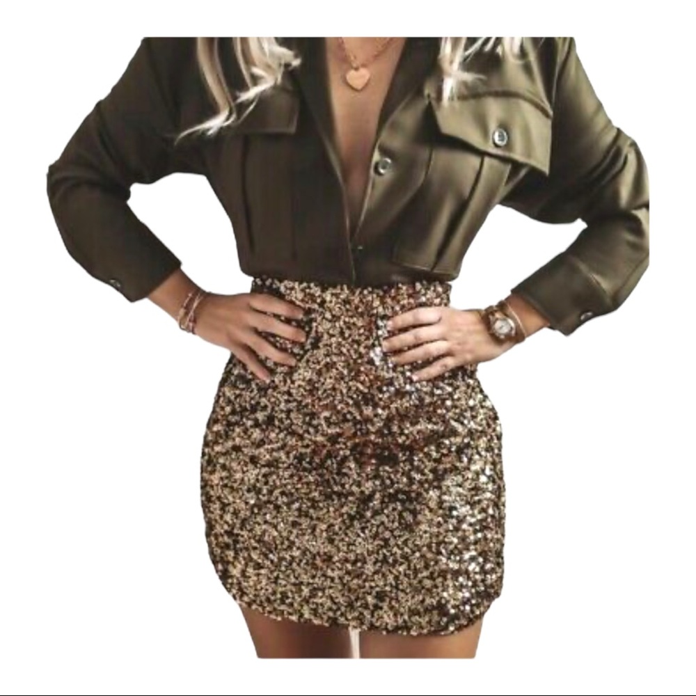 NWT ZARA  Women's GOLD SEQUINNED MINI SKIRT Size Small.